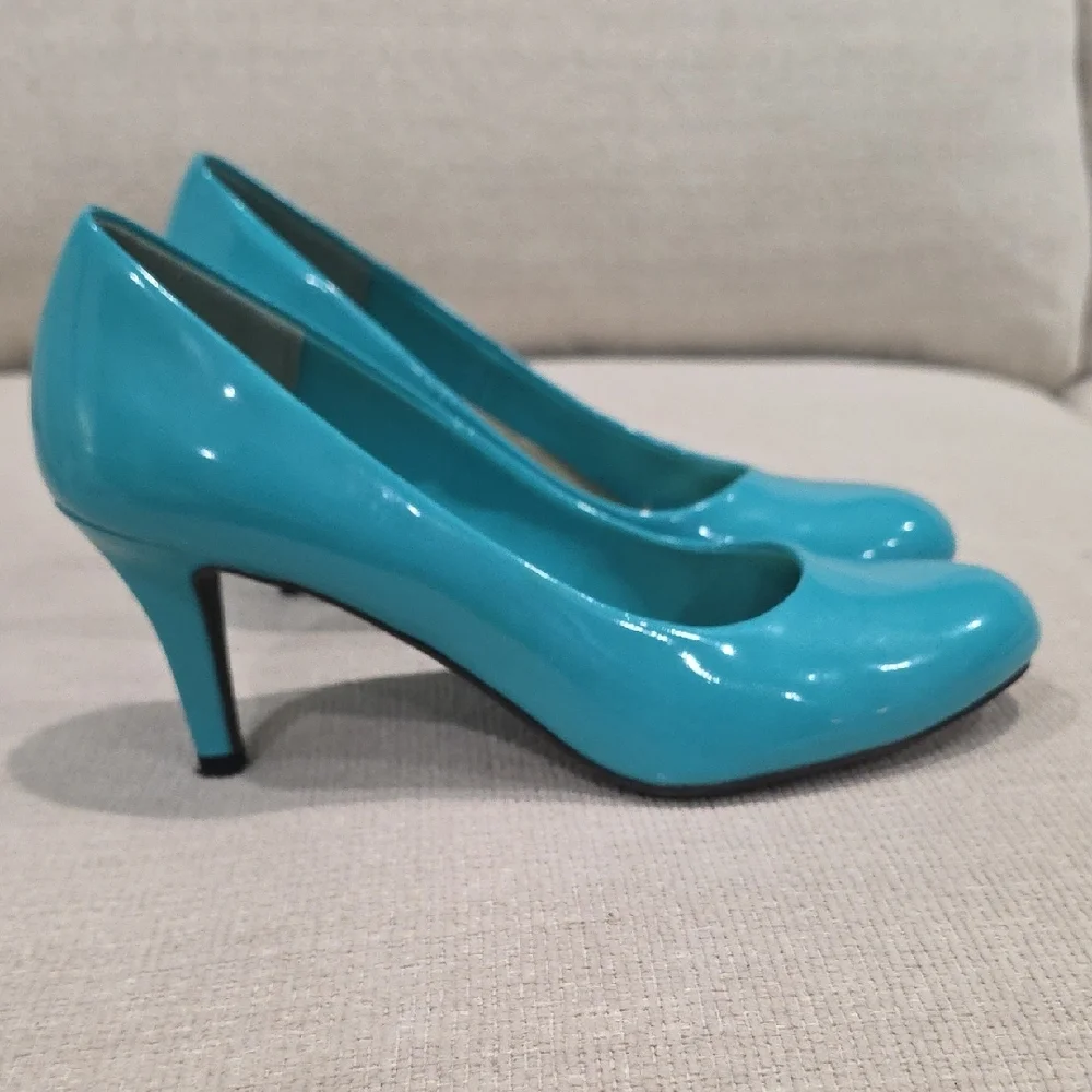 Comfort Plus by Predictions Teal Heels - Picture 5 of 6